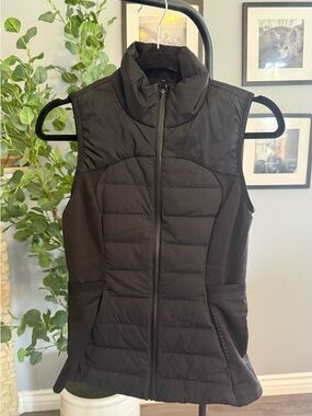 Lululemon Black Quilted Sleeveless Vest Jacket - Women